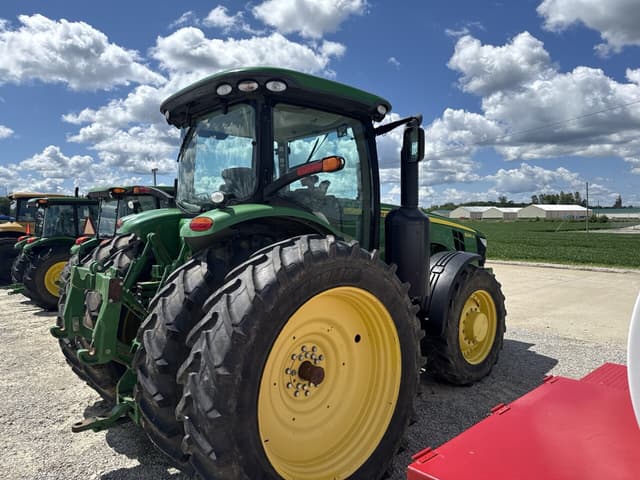 Image of John Deere 8285R equipment image 2
