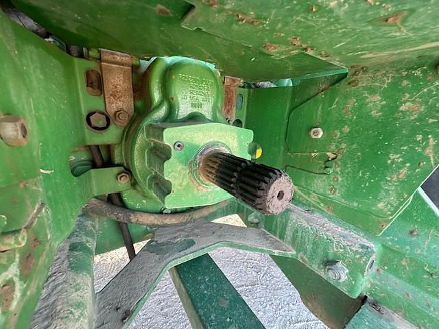 Image of John Deere 8285R equipment image 4