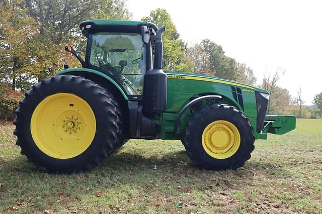 Image of John Deere 8285R equipment image 3