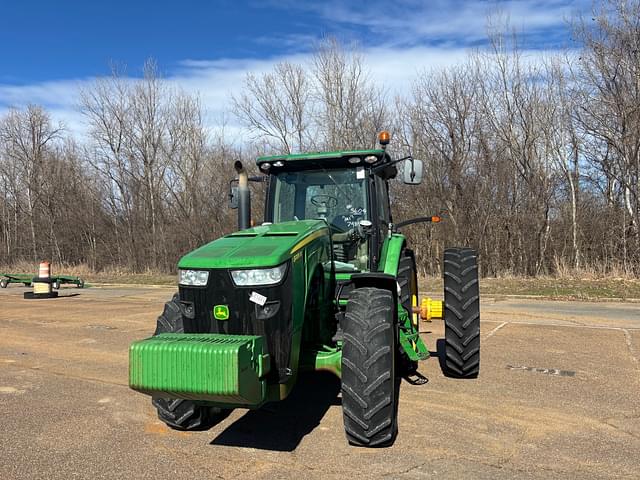 Image of John Deere 8285R equipment image 1