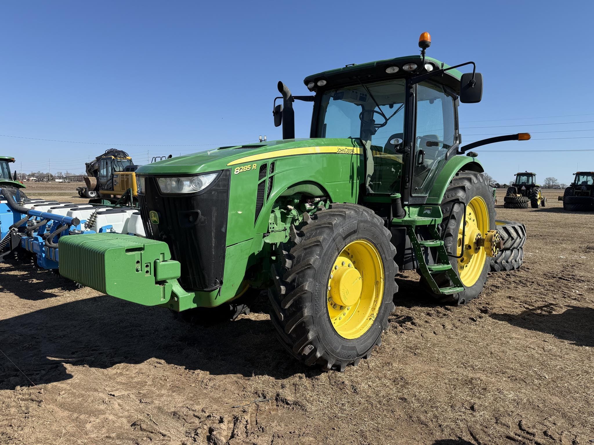 John Deere 8285R Equipment Image0
