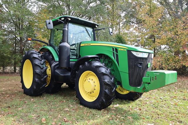 Image of John Deere 8285R equipment image 2