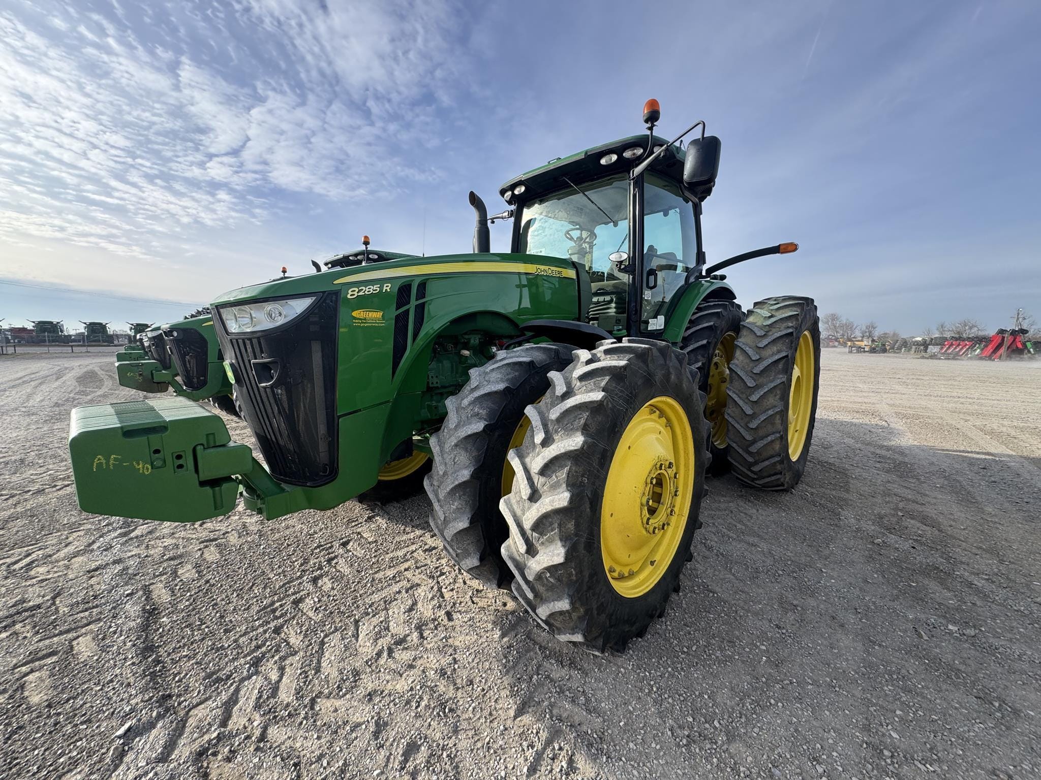 John Deere 8285R Equipment Image0