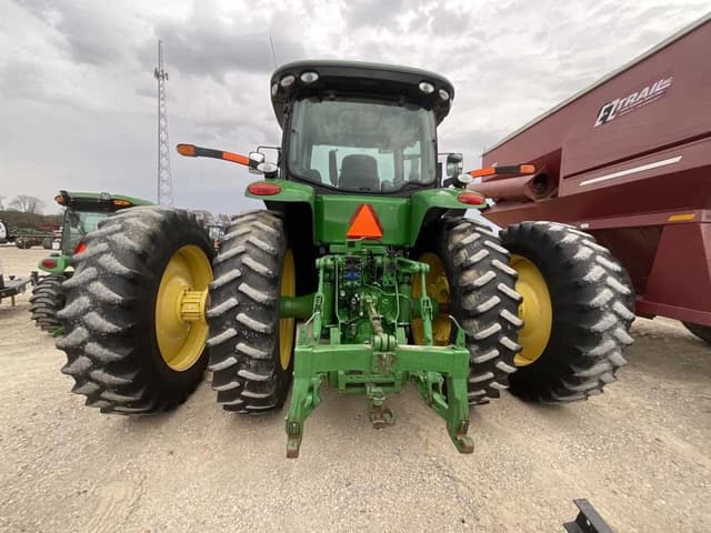 Image of John Deere 8285R equipment image 2