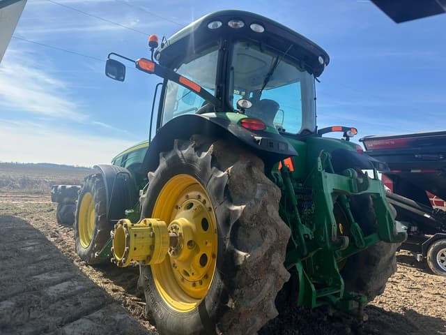 Image of John Deere 8285R equipment image 4