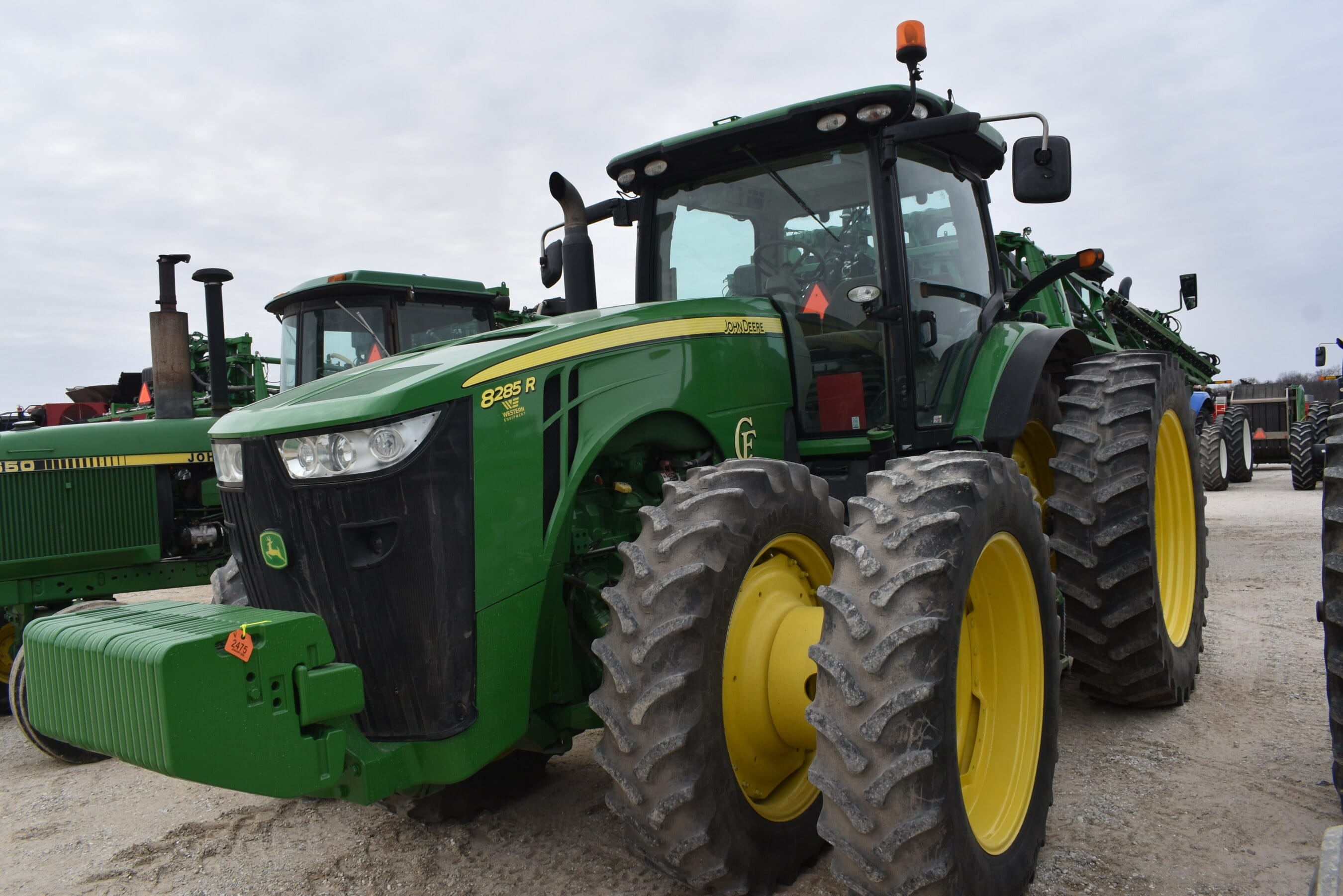 2013 John Deere 8285R Equipment Image0