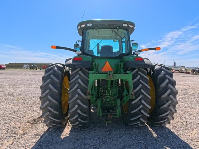 Image of John Deere 8285R equipment image 2