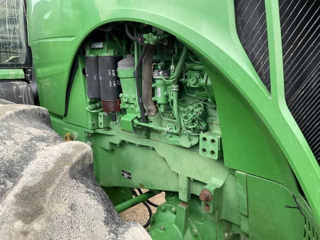 Image of John Deere 8285R equipment image 3