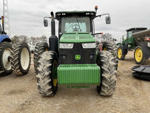 Image of John Deere 8285R equipment image 1