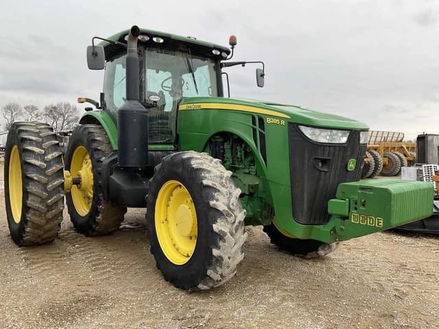 Image of John Deere 8285R equipment image 2