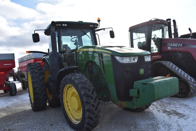 Image of John Deere 8285R equipment image 2