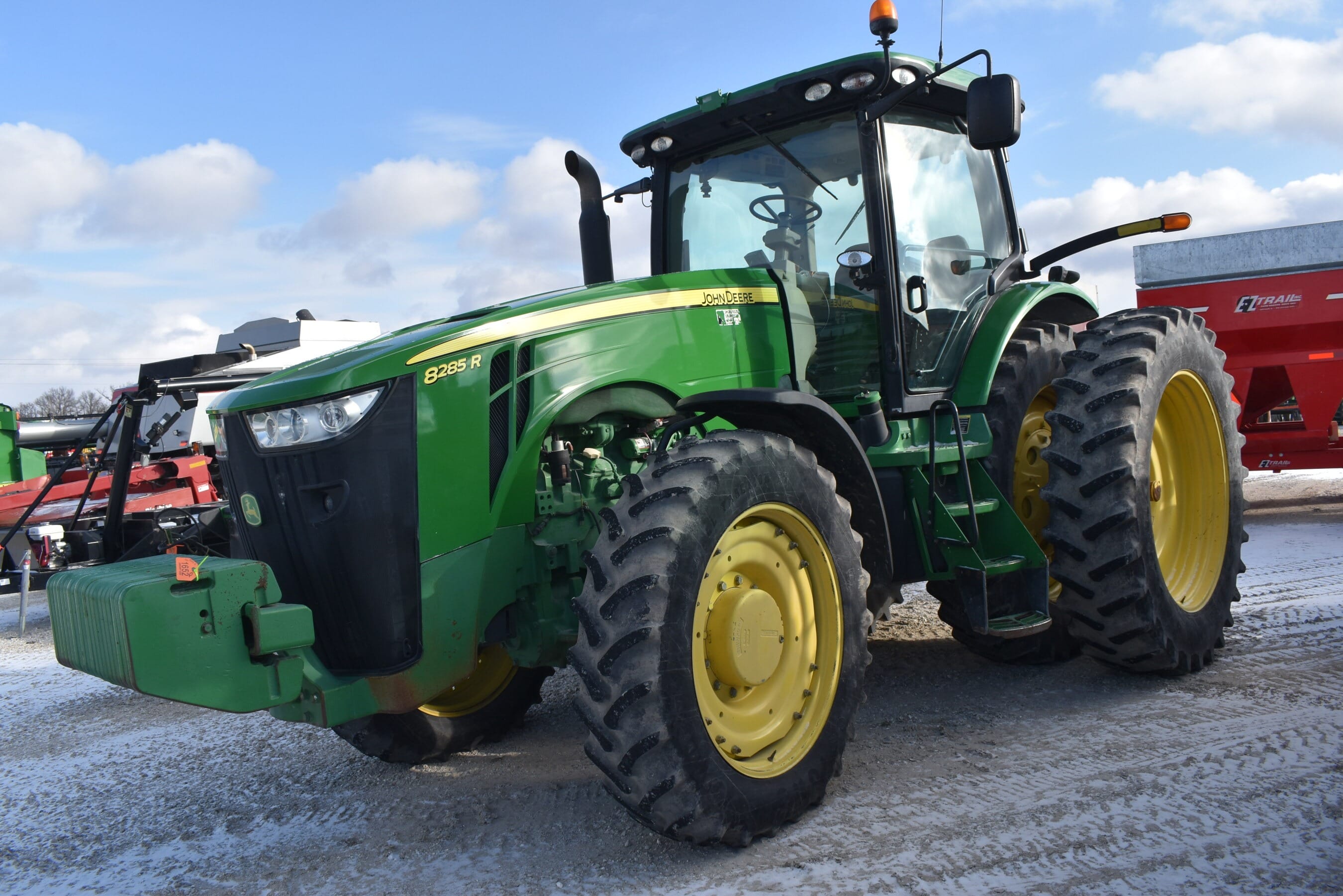 John Deere 8285R Equipment Image0