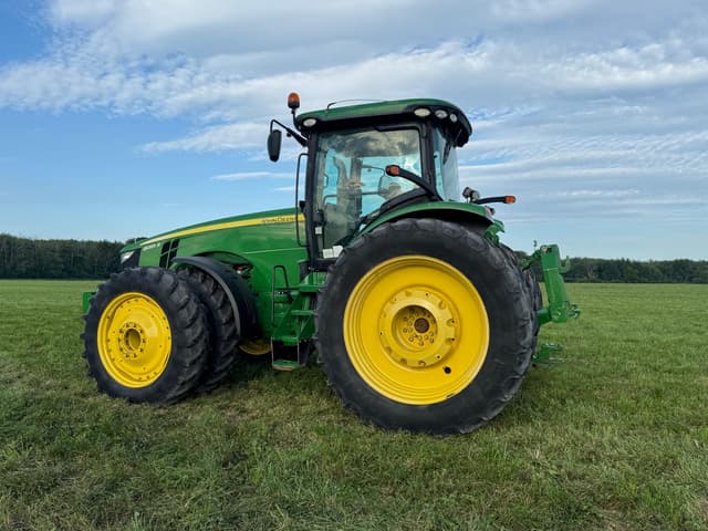 Image of John Deere 8285R equipment image 2