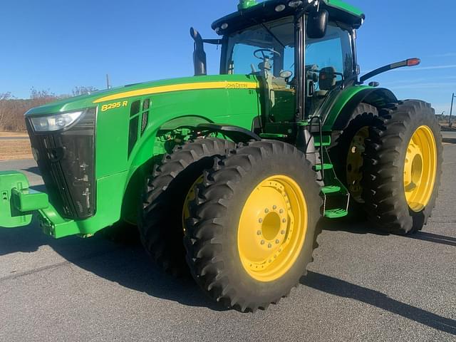 Image of John Deere 8295R equipment image 4