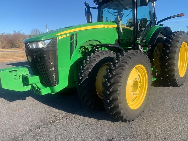 Image of John Deere 8295R equipment image 2