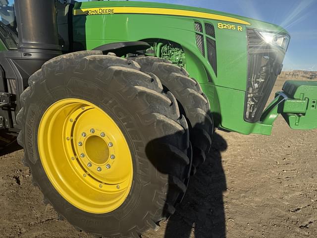 Image of John Deere 8295R equipment image 1