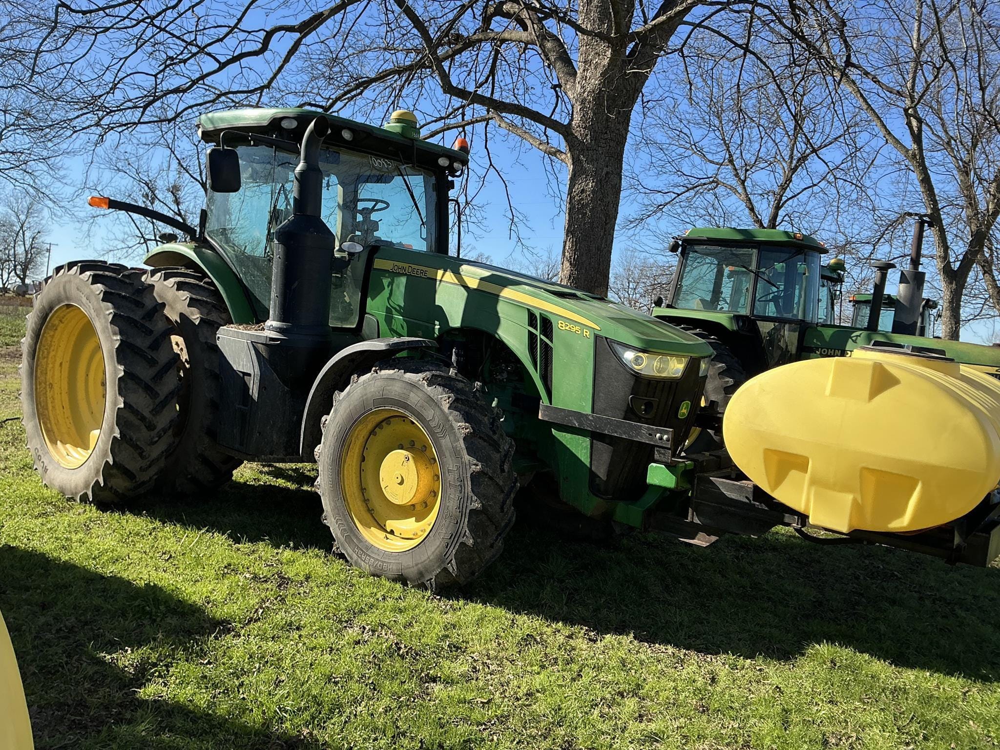 John Deere 8295R Equipment Image0