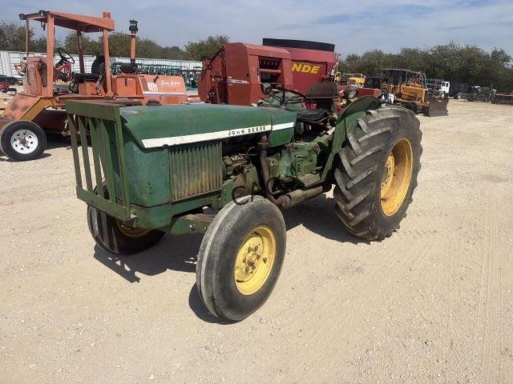 John Deere 830 Equipment Image0