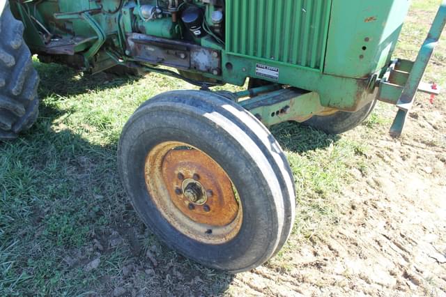 Image of John Deere 830 equipment image 3