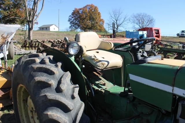 Image of John Deere 830 equipment image 4