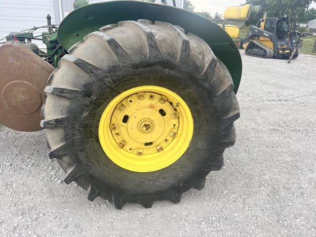 Image of John Deere 830 equipment image 3