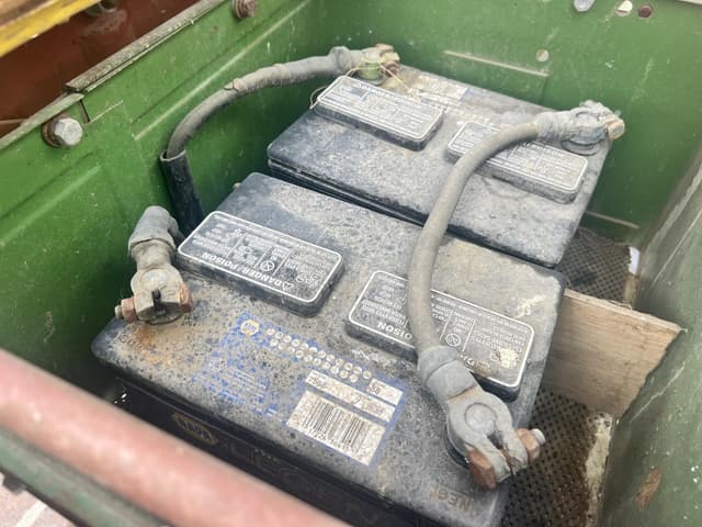 Image of John Deere 830 equipment image 1