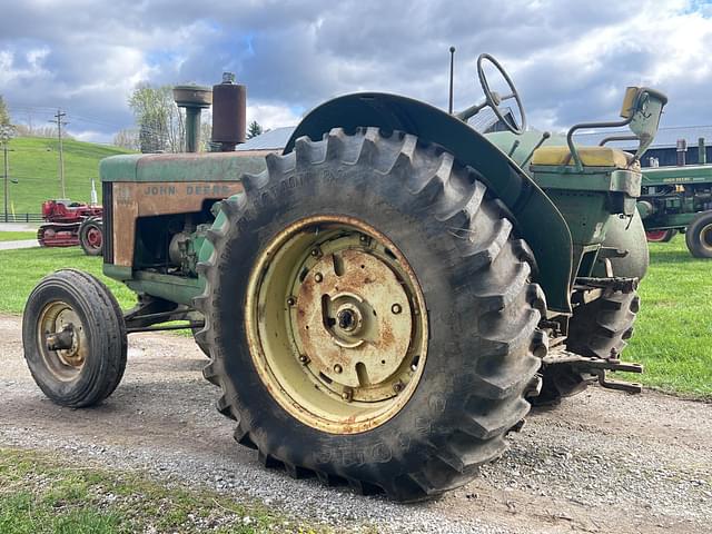 Image of John Deere 830 equipment image 4