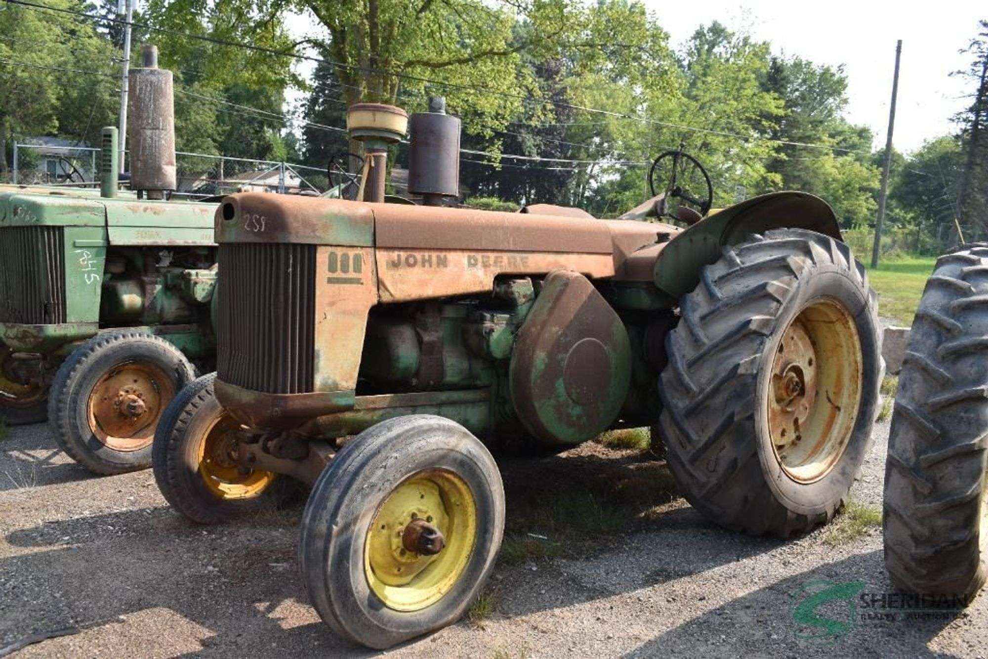 John Deere 830 Equipment Image0