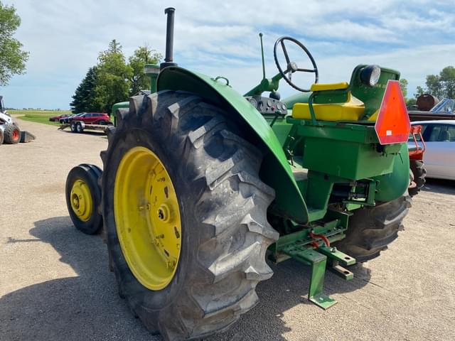 Image of John Deere 830 equipment image 3