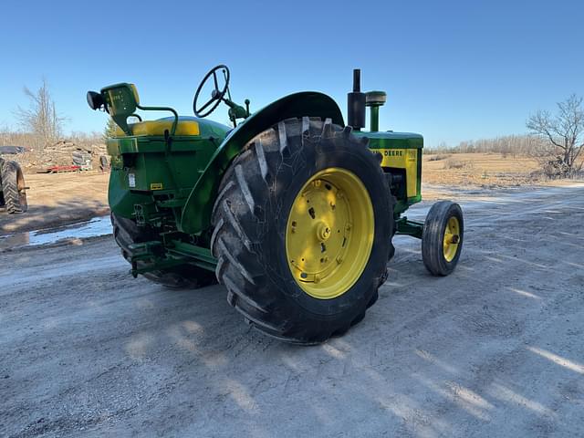 Image of John Deere 830 equipment image 3
