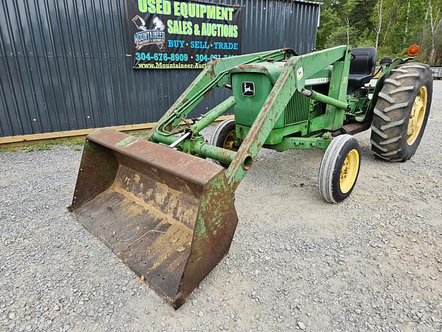 Image of John Deere 830 equipment image 1