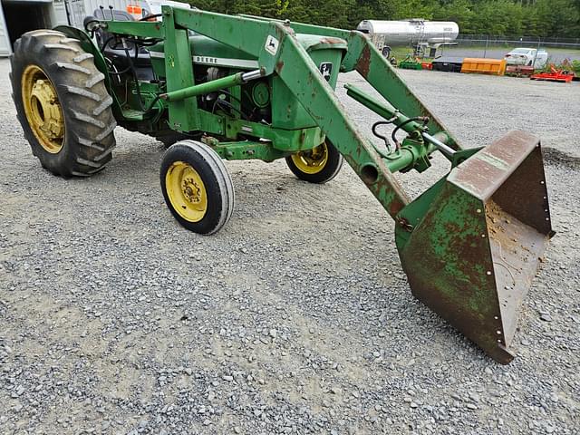 Image of John Deere 830 equipment image 3