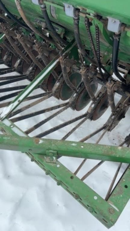 Image of John Deere 8300 equipment image 3