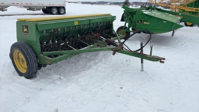 Image of John Deere 8300 equipment image 1