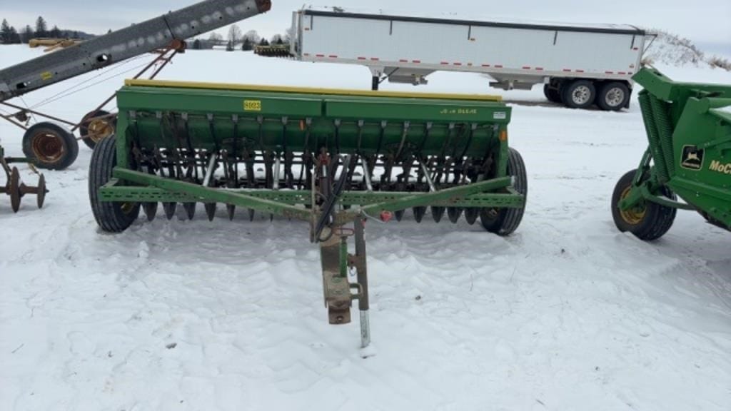 John Deere 8300 Equipment Image0