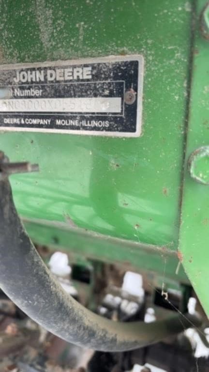 Image of John Deere 8300 equipment image 4
