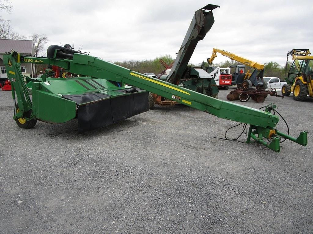 Main image John Deere 830