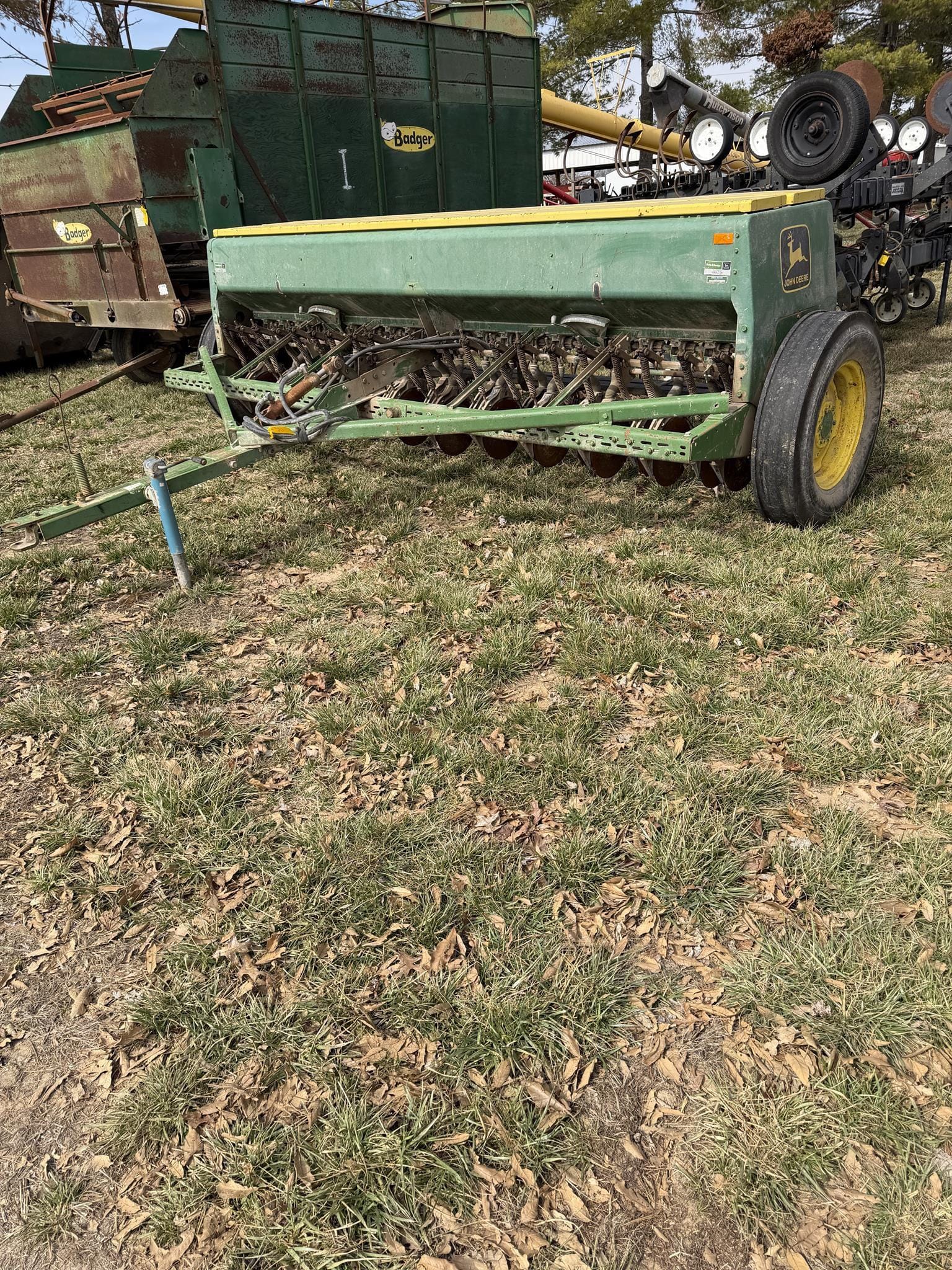 John Deere 8300 Equipment Image0