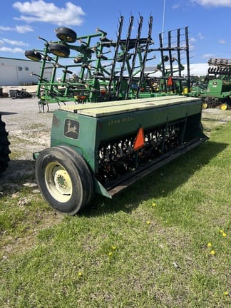 John Deere 8300 Equipment Image0