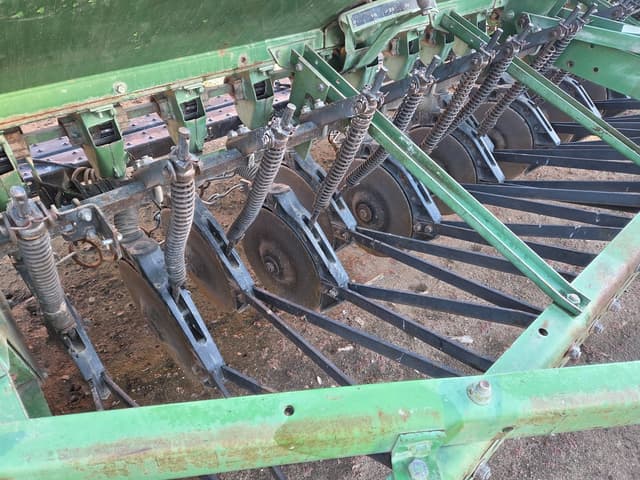 Image of John Deere 8300 equipment image 3