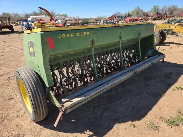 Image of John Deere 8300 equipment image 3