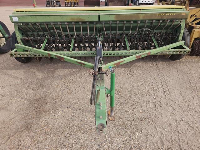 Image of John Deere 8300 equipment image 3