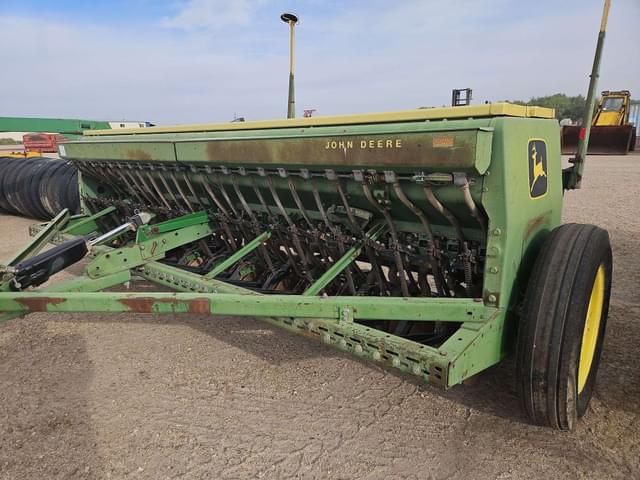 Image of John Deere 8300 equipment image 4
