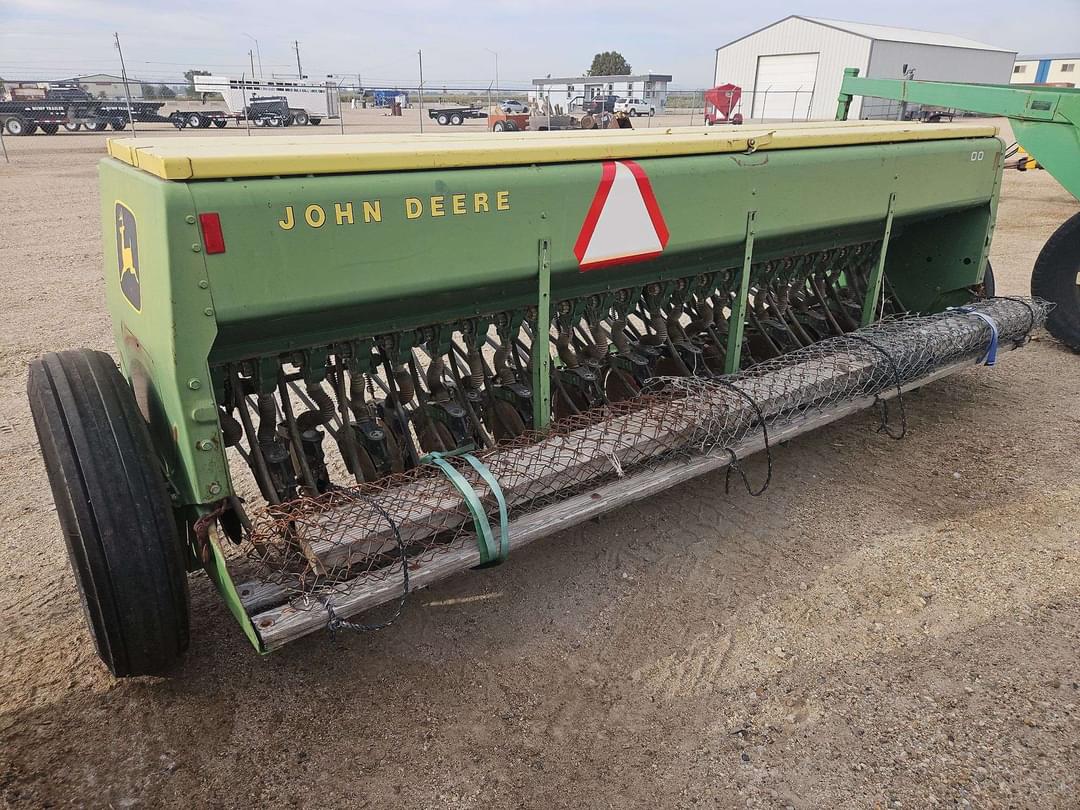 Image of John Deere 8300 Primary image