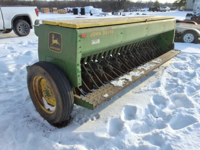 Image of John Deere 8300 equipment image 4