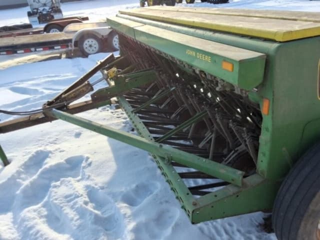 Image of John Deere 8300 equipment image 3