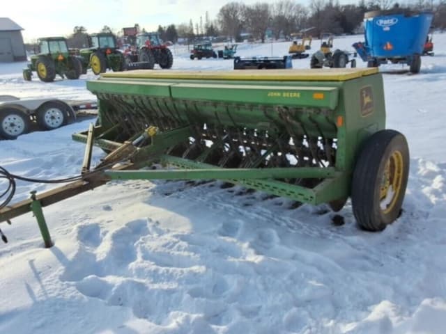 Image of John Deere 8300 equipment image 2