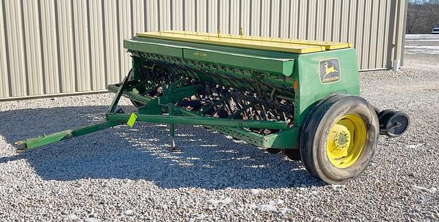 Image of John Deere 8300 equipment image 1