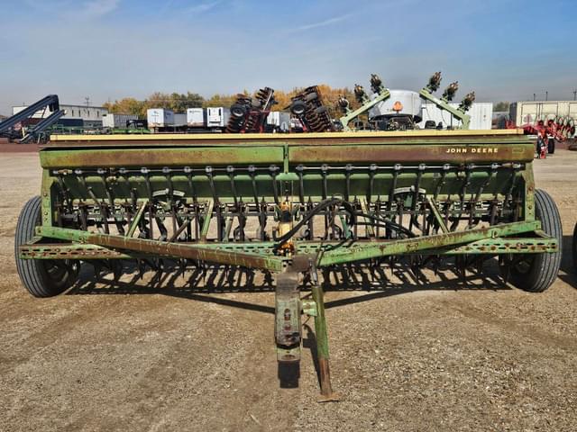 Image of John Deere 8300 equipment image 3