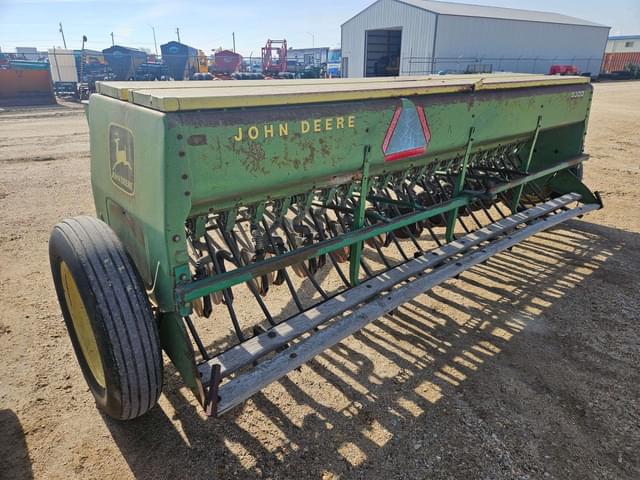 Image of John Deere 8300 equipment image 1